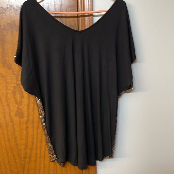 KIKI LARUE NWT Women’s Size Large Gold Black Sequin Holiday Top V-Neck “Crosby” - Picture 9 of 9